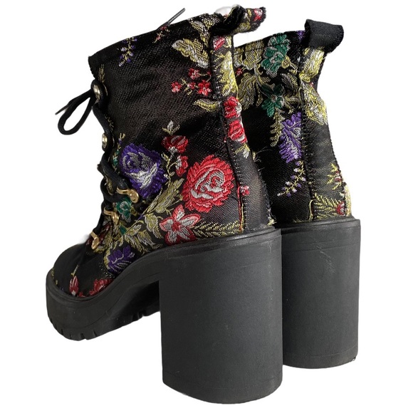 VAGABOND *NIB* tapestry floral chunky rubber tread heeled boots ⇒ Anthropologie - Picture 9 of 12